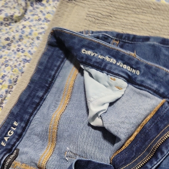 American Eagle Outfitters Women's Distressed Blue Jean Shorts - Picture 3 of 9